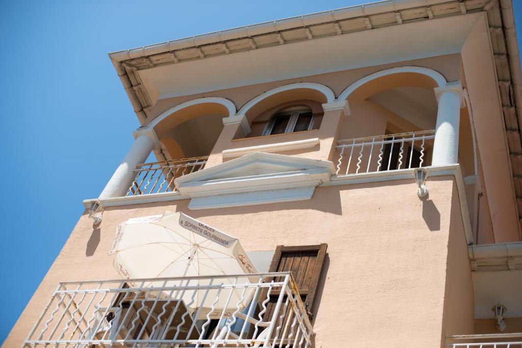 Hotel Et Appartements Reine D'Azur Rocabruna Exterior foto