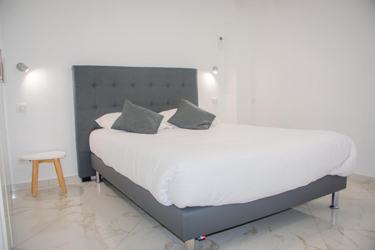 Hotel Et Appartements Reine D'Azur Rocabruna Exterior foto